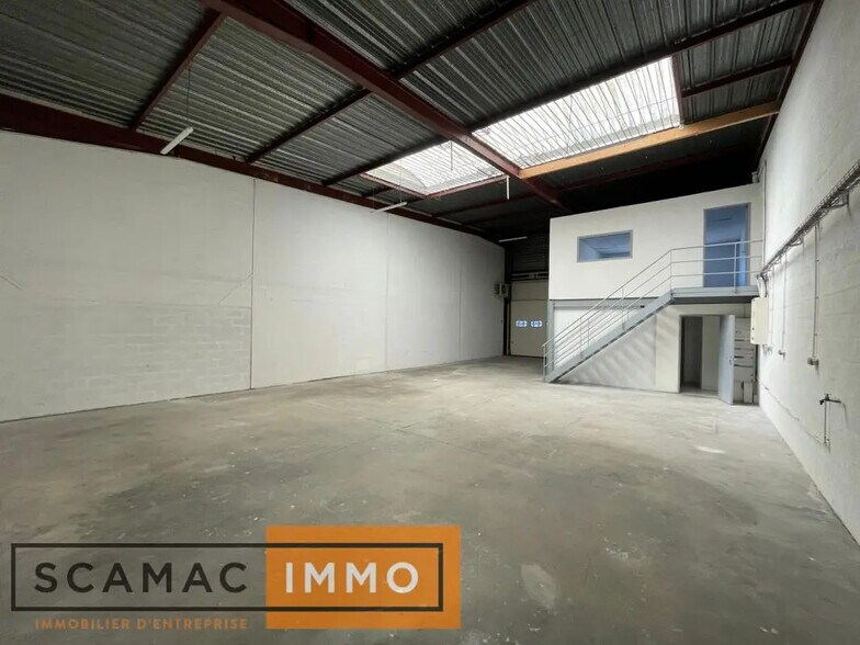 Industrial in Lisses for lease - Interior Photo - Image 2 of 9
