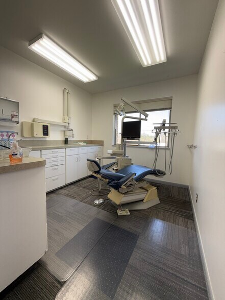 2290 E Hill Rd, Grand Blanc, MI à louer - Photo du bâtiment - Image 1 de 17