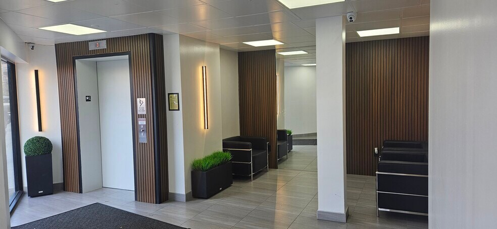 722 Banner Ave, Brooklyn, NY à louer - Hall d’entrée - Image 3 de 4