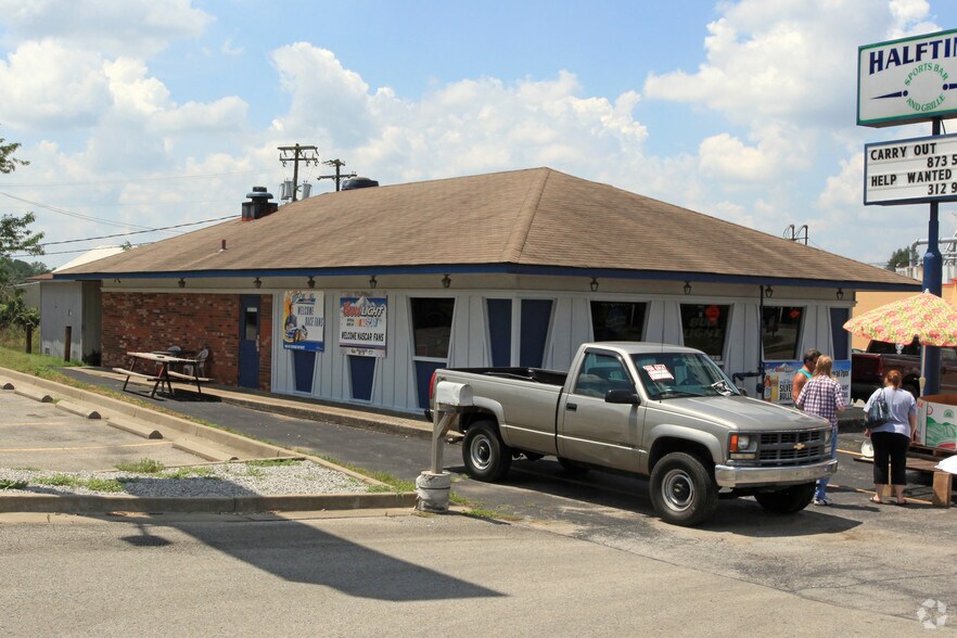 508 Lexington St, Versailles, KY à vendre - Photo du bâtiment - Image 3 de 4