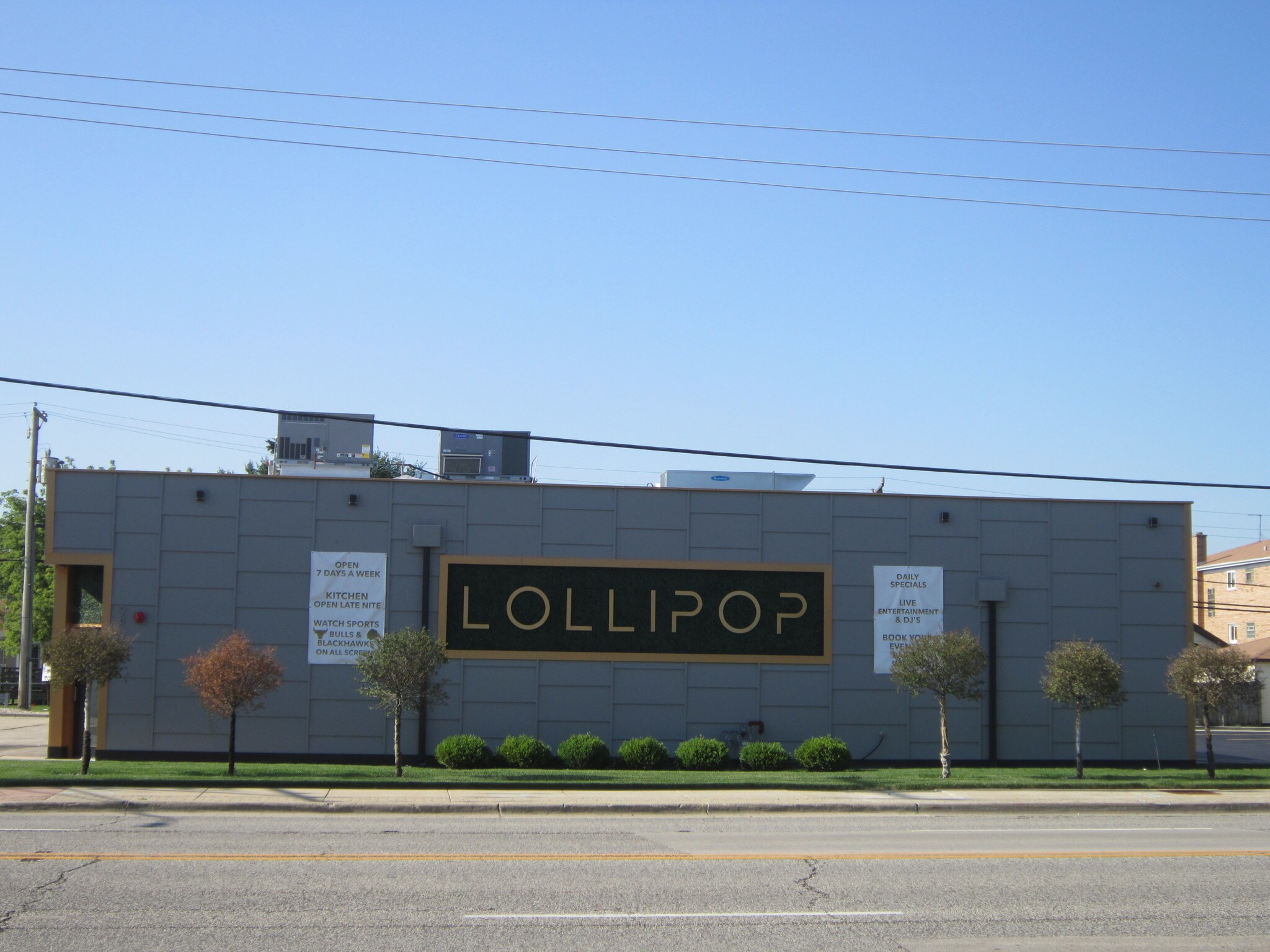 9823 Lawrence Ave, Schiller Park, IL for lease Primary Photo- Image 1 of 6