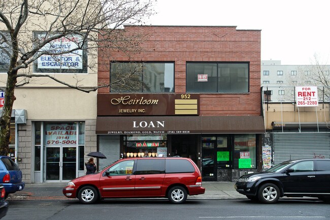 Plus de détails pour 952 Southern Blvd, Bronx, NY - Bureau à louer