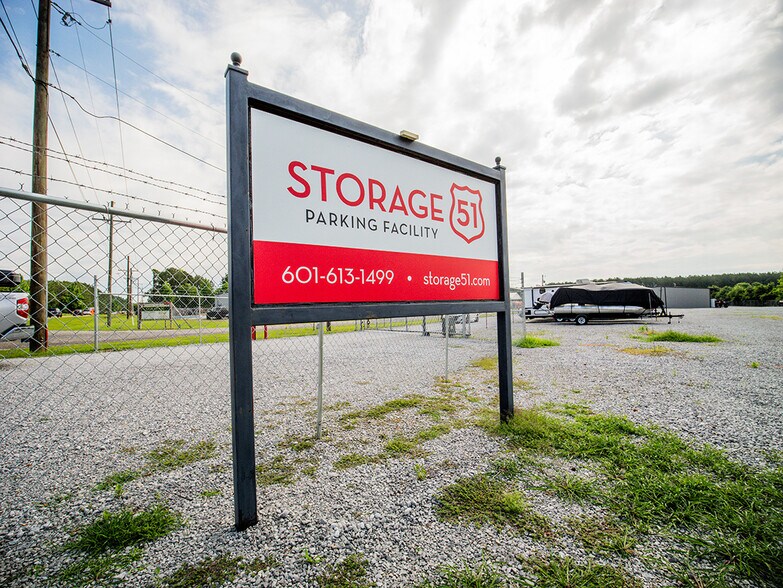 2212 US-51 Hwy, Madison, MS à vendre - Photo de l’enseigne - Image 2 de 5