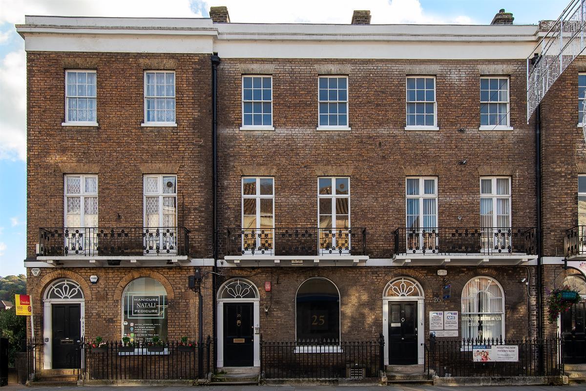 25 High St, High Wycombe à louer Photo du bâtiment- Image 1 de 12