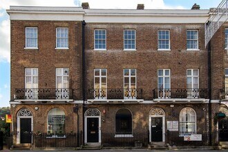 25 High St, High Wycombe à louer Photo du bâtiment- Image 1 de 12