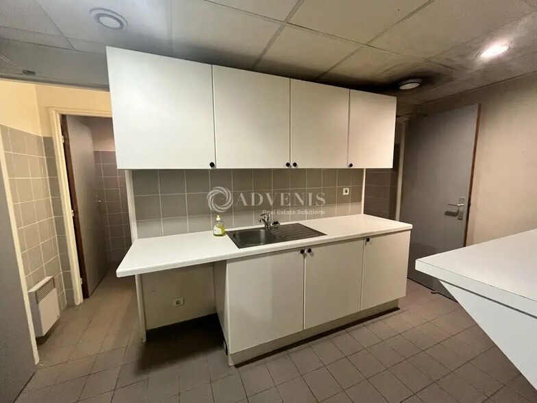 Office in Paris for sale - Building Photo - Image 2 of 18