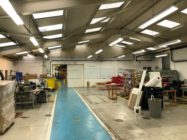 159 Hawthorne Rd, Bootle for lease - Interior Photo - Image 3 of 4