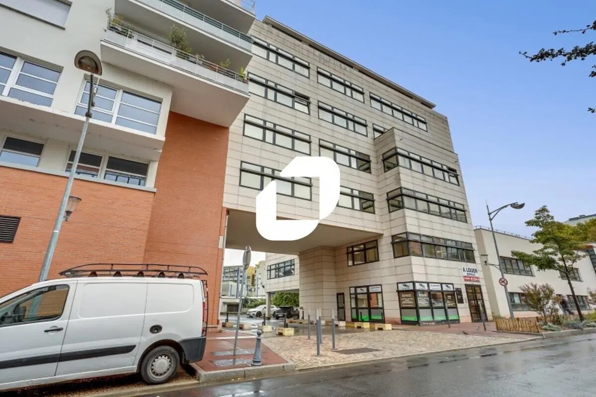 Office in Issy-les-Moulineaux for lease Building Photo- Image 1 of 6