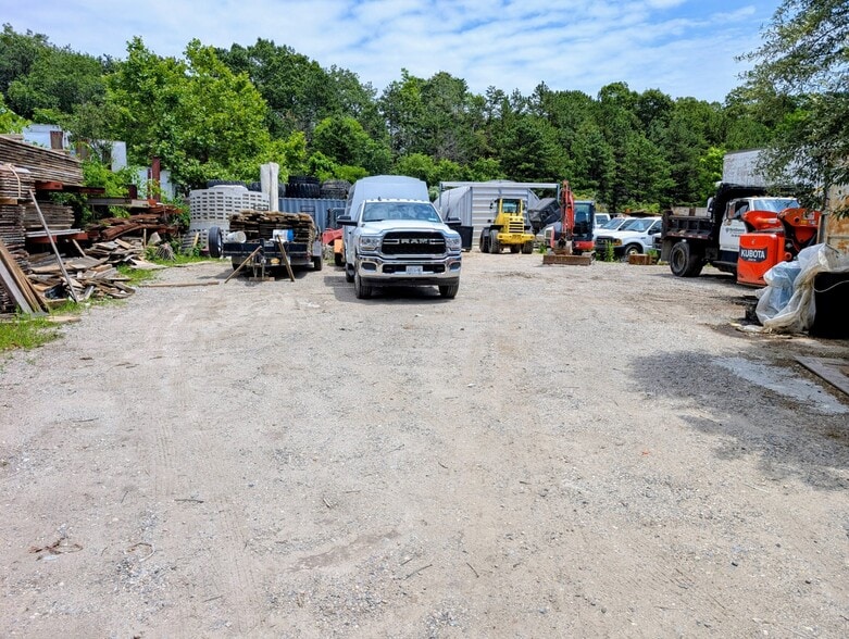 299 Feldman Ct, Bay Shore, NY for lease - Building Photo - Image 1 of 1