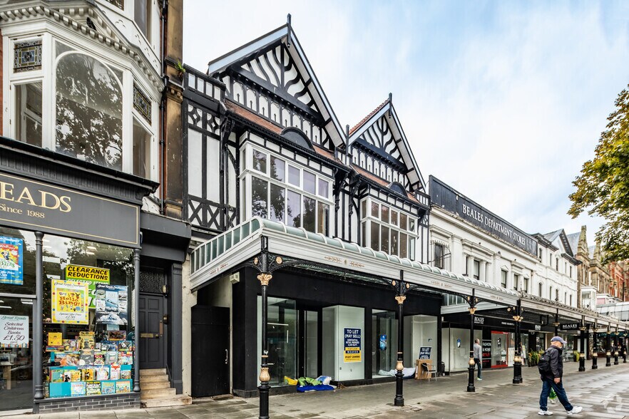 287-291 Lord St, Southport à louer - Photo du bâtiment - Image 2 de 2