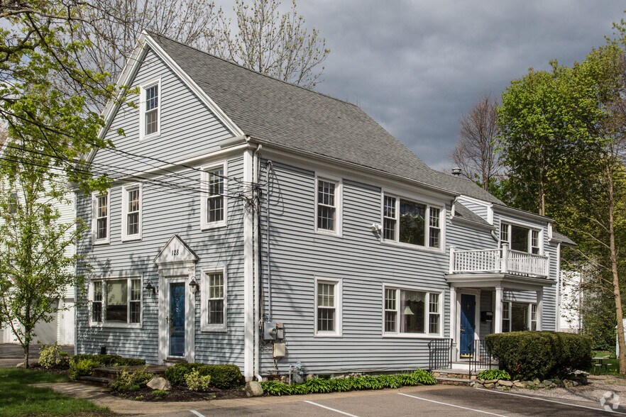 128 School St, Walpole, MA à vendre - Photo principale - Image 1 de 1