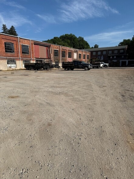 155 Emig Rd, Emigsville, PA for lease - Building Photo - Image 2 of 10