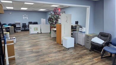 3117 Alvey Park Dr W, Owensboro, KY for lease Interior Photo- Image 2 of 2