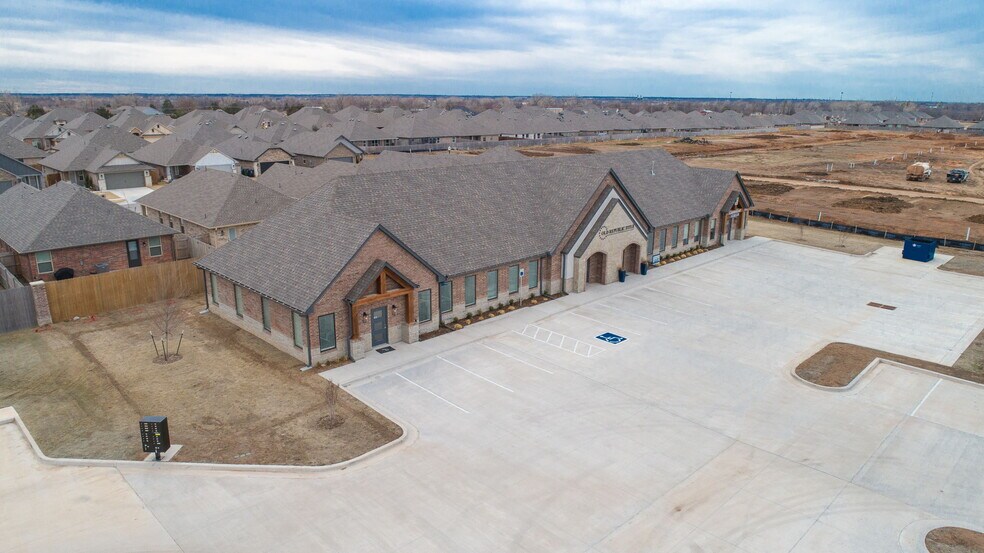 13901 S Western Ave, Oklahoma City, OK à louer - Photo du bâtiment - Image 2 de 18