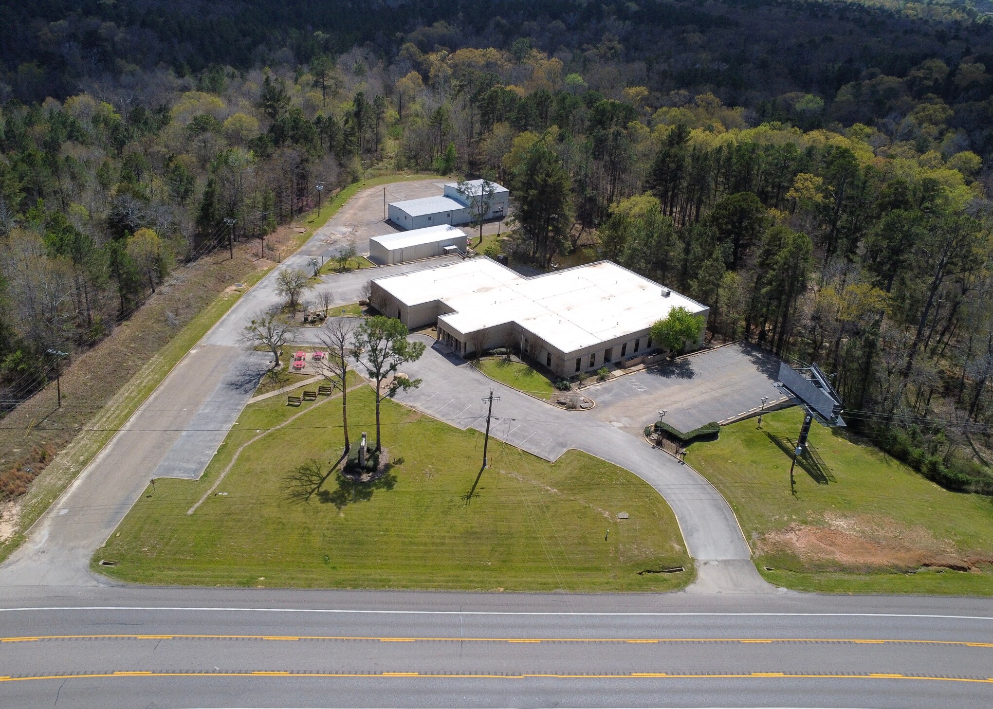 9846 State Highway 31 E, Tyler, TX à vendre Photo du bâtiment- Image 1 de 1