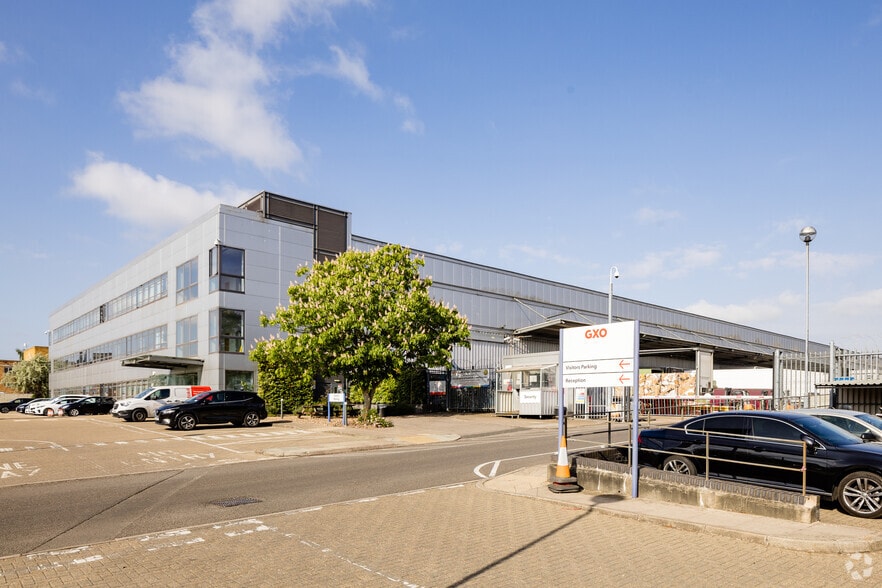 325-347 Oldfield Ln N, Greenford for lease - Primary Photo - Image 2 of 2