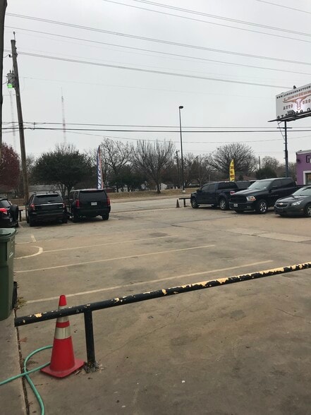 2085 S Garland Ave, Garland, TX for lease - Building Photo - Image 3 of 5