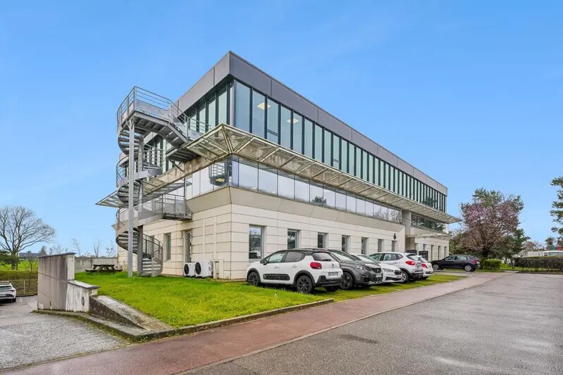 6 Rue Edison, Bron for sale Building Photo- Image 1 of 15