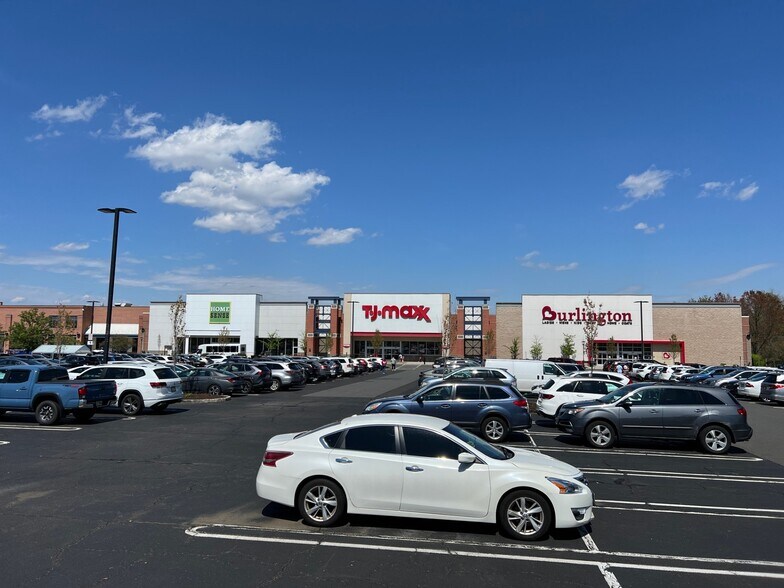 111-701 Nassau Park Blvd, Princeton, NJ à louer - Photo du bâtiment - Image 2 de 6