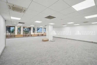 Office in Paris for lease Interior Photo- Image 1 of 9