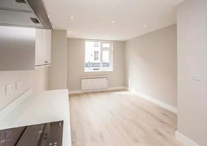 20 Cloth Hall St, Huddersfield à vendre - Photo du bâtiment - Image 3 de 5