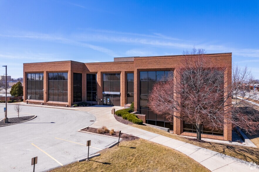 4701 Washington Ave, Racine, WI à louer - Photo du bâtiment - Image 2 de 6