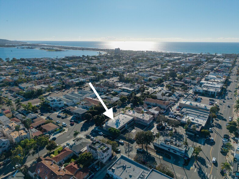 1366 Hornblend St, San Diego, CA à louer - Photo du bâtiment - Image 2 de 30