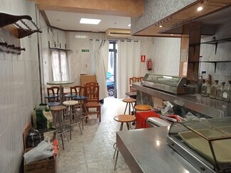 Plus de détails pour Multi-résidentiel à vendre