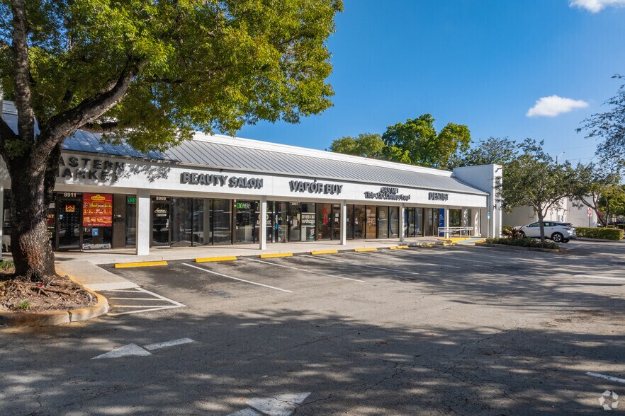 8901-8933 W Oakland Park Blvd, Sunrise, FL à louer - Photo du bâtiment - Image 3 de 11