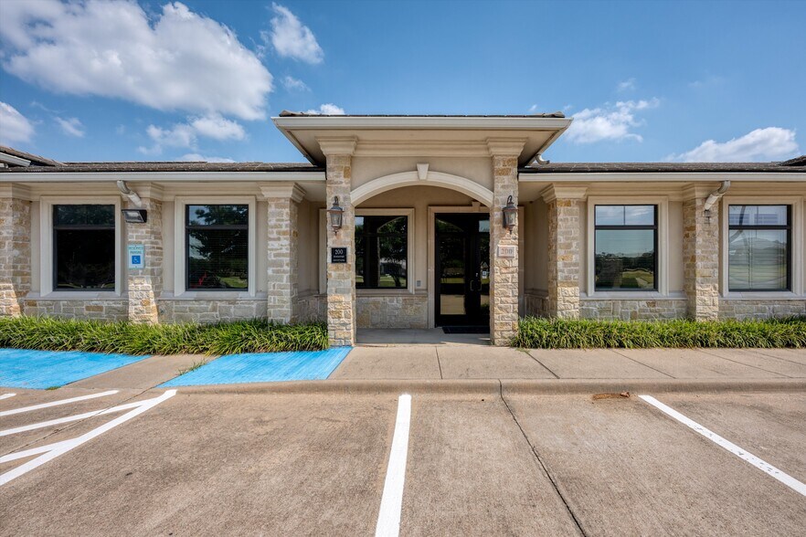 6513 Preston Rd, Plano, TX à vendre - Photo du bâtiment - Image 1 de 27