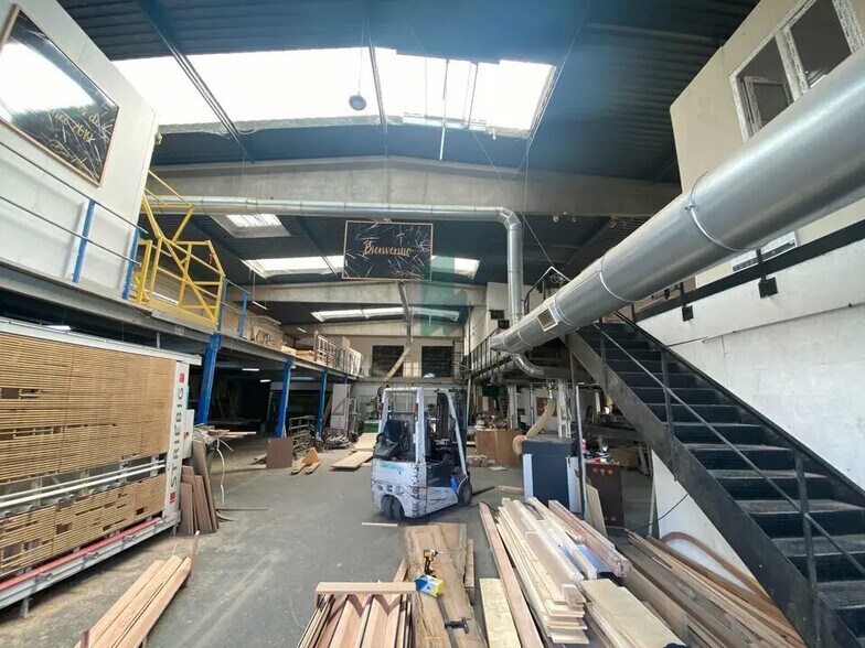 Flex dans SAINT-OUEN-L'AUMONE à louer - Photo du bâtiment - Image 2 de 6