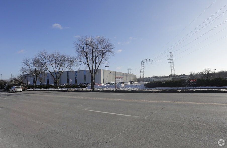 E 46th St, Minneapolis, MN for lease - Building Photo - Image 3 of 6