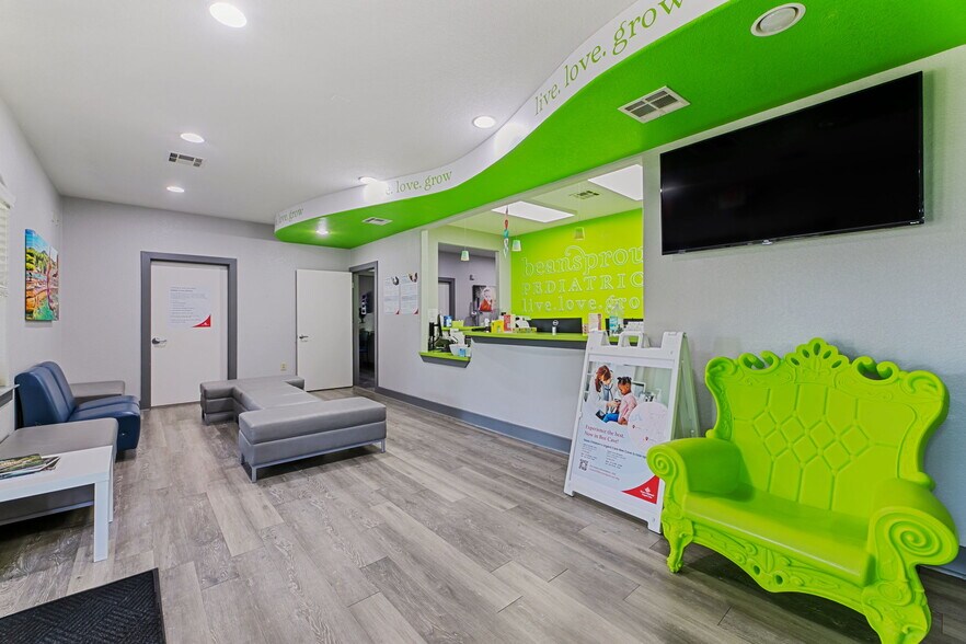 13917 W Hwy 71, Bee Cave, TX à vendre - Photo du bâtiment - Image 2 de 5