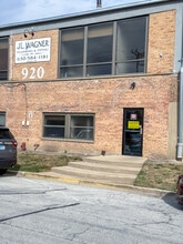 920 Cedar Ave, St Charles, IL for lease Interior Photo- Image 1 of 36