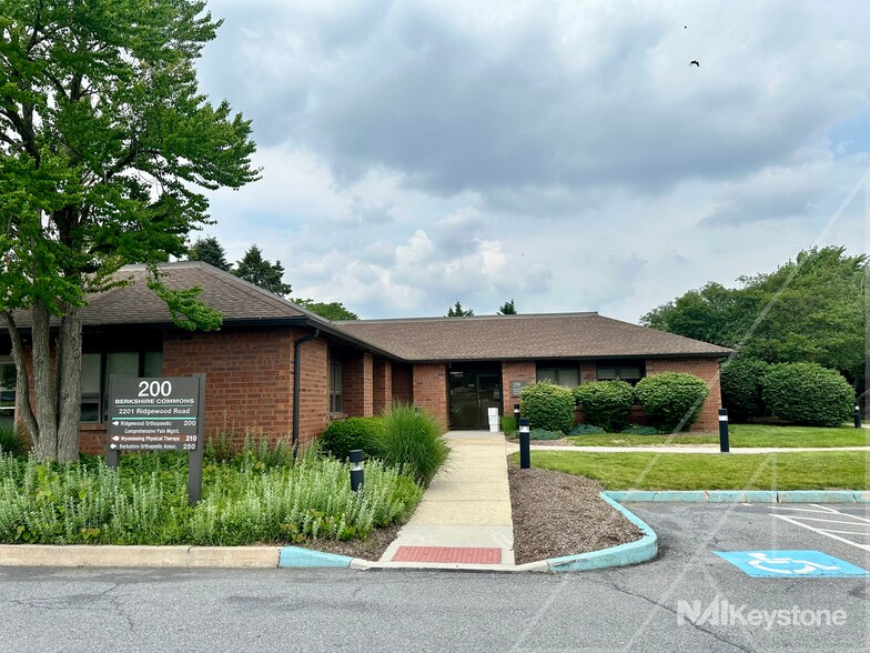 2201 Ridgewood Rd, Wyomissing, PA à vendre - Photo du bâtiment - Image 3 de 51
