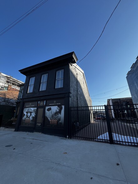 610 E Market St, Louisville, KY à vendre - Photo du bâtiment - Image 3 de 18