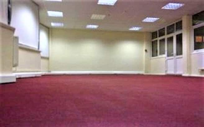 Amberley Way, Hounslow à louer - Photo du bâtiment - Image 2 de 8