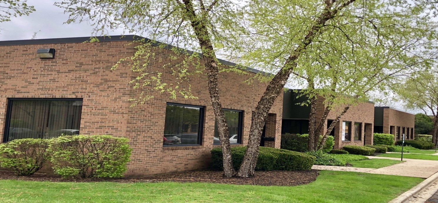 245 W Roosevelt Rd, West Chicago, IL à louer Photo du bâtiment- Image 1 de 1