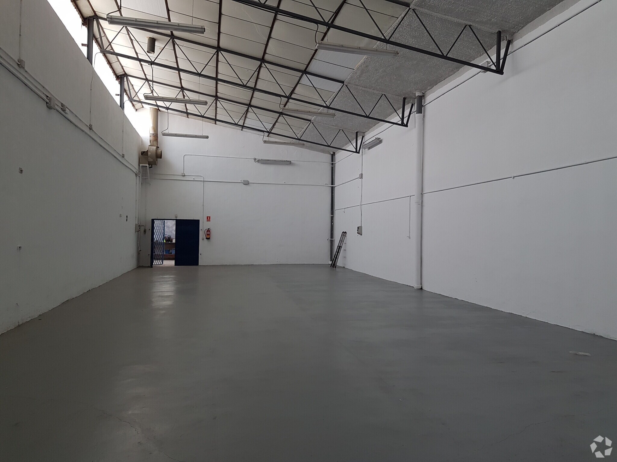 Industrial in Torrejón de Ardoz, Madrid for sale Primary Photo- Image 1 of 46