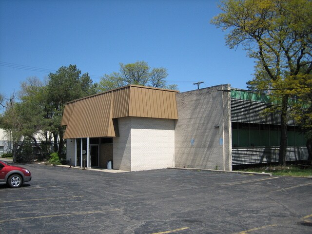 429 Livernois St, Ferndale, MI à louer - Photo du bâtiment - Image 3 de 7