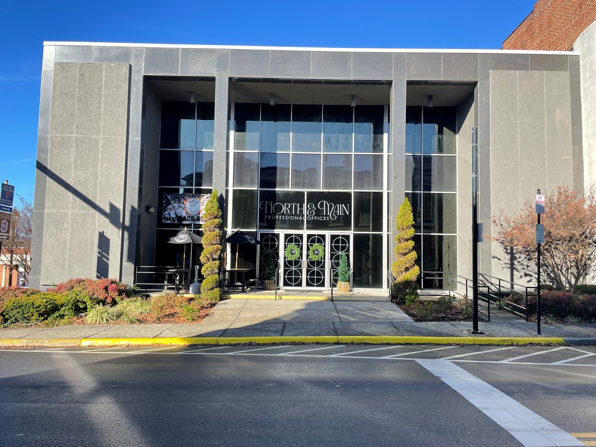 101 N Bridge St, Bedford, VA à louer Photo du bâtiment- Image 1 de 10