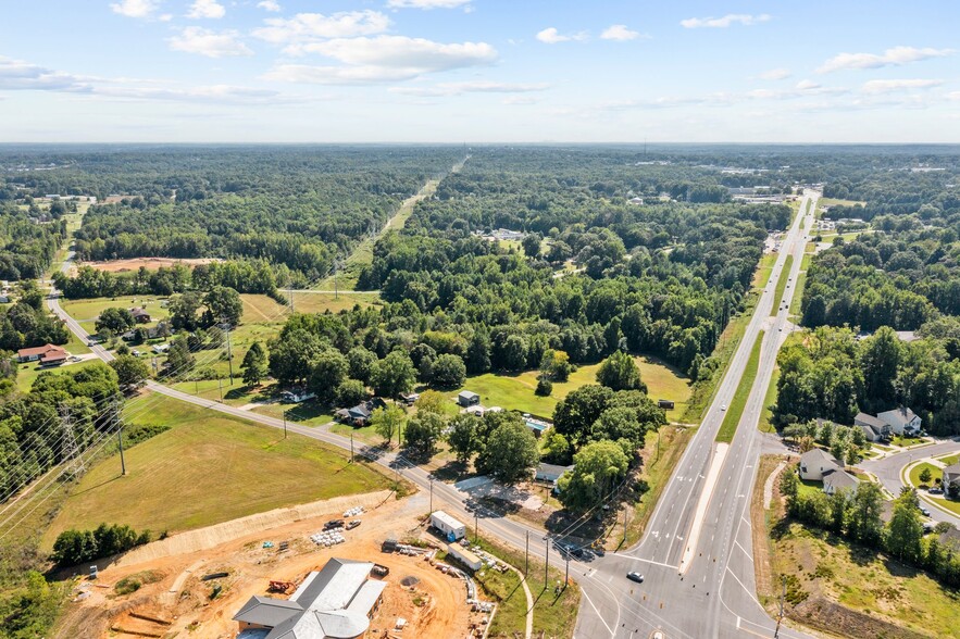 2001 S US 29 Hwy, China Grove, NC for sale - Primary Photo - Image 1 of 14