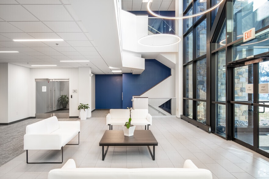 1001-1041 Old Cassatt Rd, Berwyn, PA à louer - Photo intérieure - Image 3 de 17