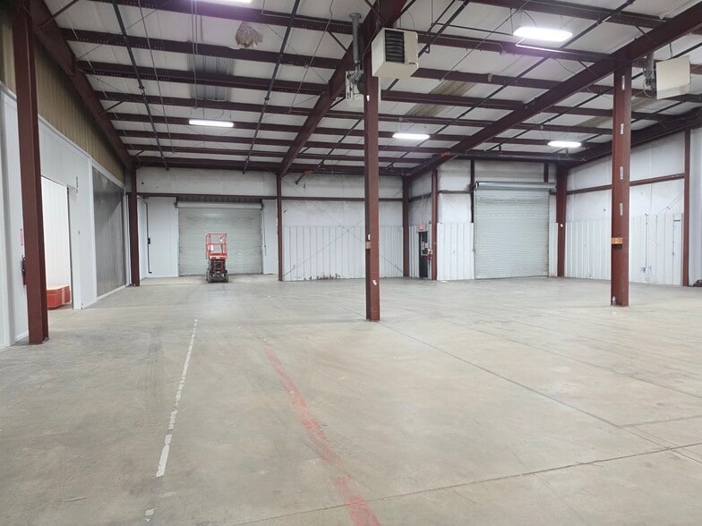 318 Bell Park Dr, Woodstock, GA for lease - Building Photo - Image 3 of 22