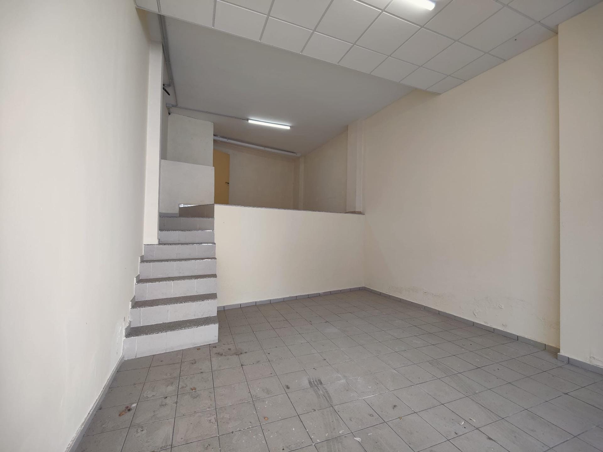 Commerce de détail dans Vilafranca del Penedès, Barcelona à louer Plan d’étage- Image 1 de 10