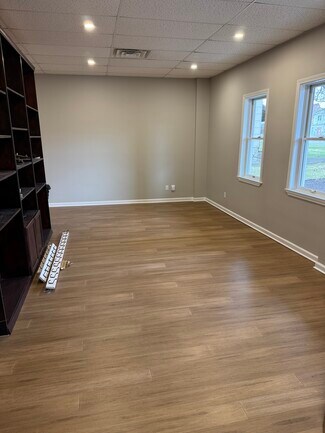Plus de détails pour 111-119 E Goldsborough St, Crown Point, IN - Bureau à louer