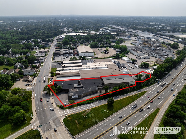 5200 Harvard Ave, Newburgh Heights, OH à vendre - Photo du bâtiment - Image 2 de 11