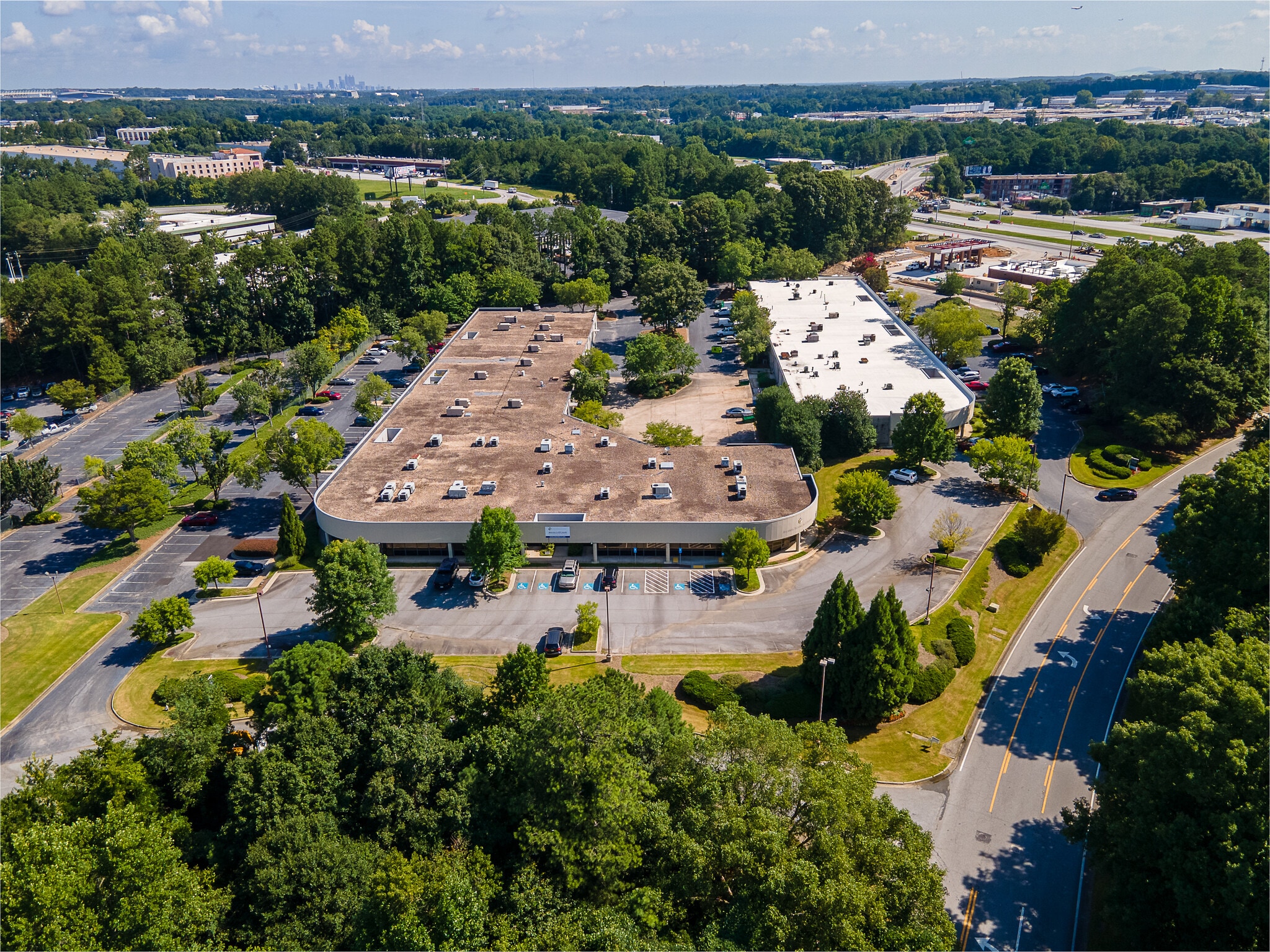 485 Atlanta South Pky, Atlanta, GA à vendre Photo principale- Image 1 de 14