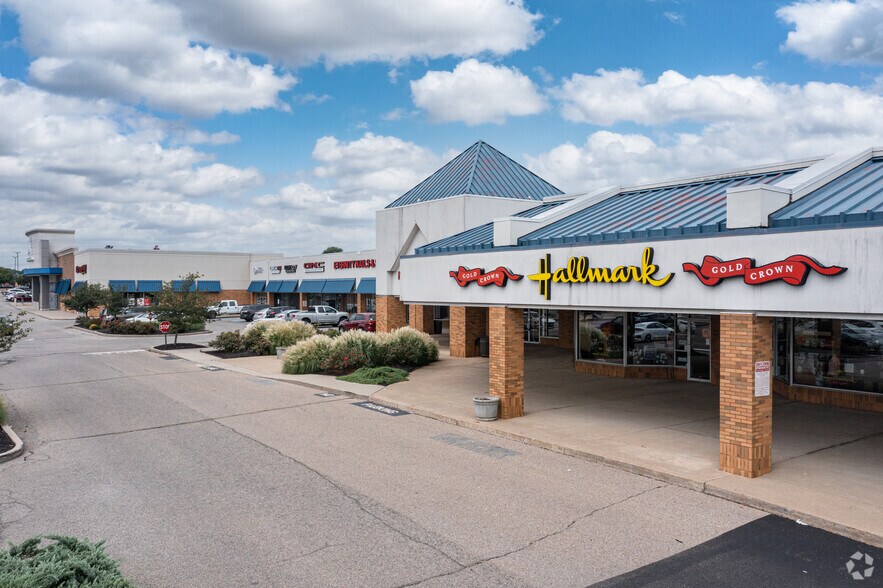 4744-4800 Fields Ertel Rd, Cincinnati, OH à louer - Photo du bâtiment - Image 3 de 11