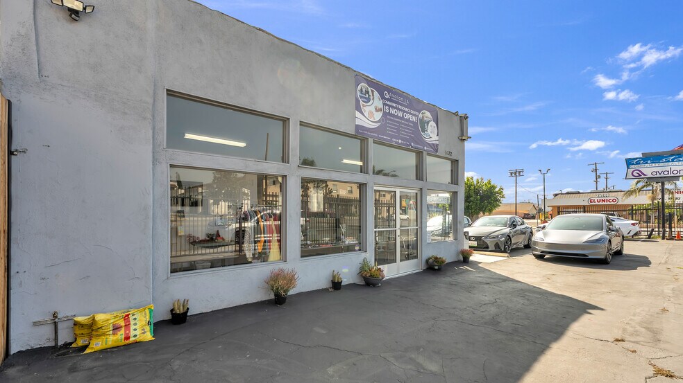 6622 Crenshaw Blvd, Los Angeles, CA à vendre - Photo du bâtiment - Image 3 de 32